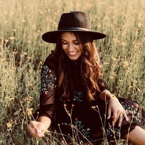 Meet your Posher, Alani